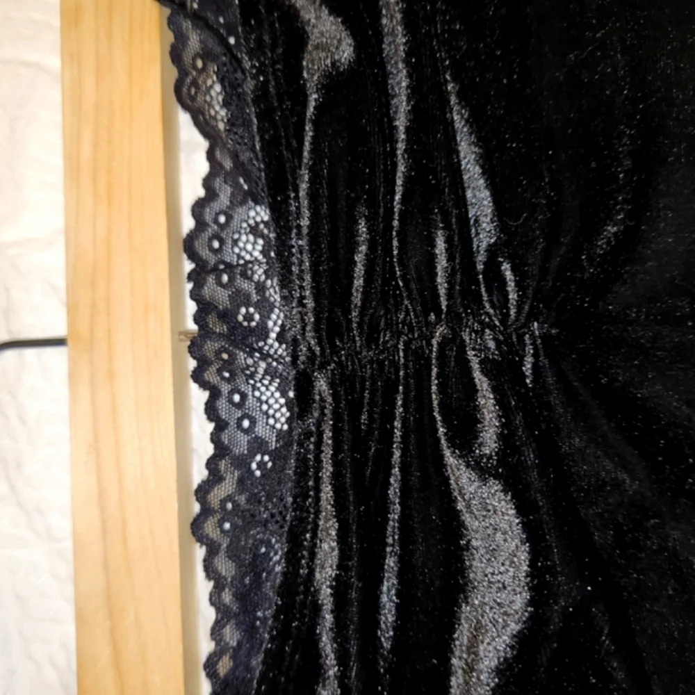 SHEIN Black Lace Trim Bandeau Intimate - Picture 4 of 7